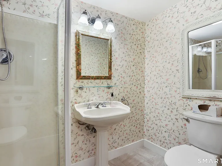 410 Wilton Rd W — Photo 18