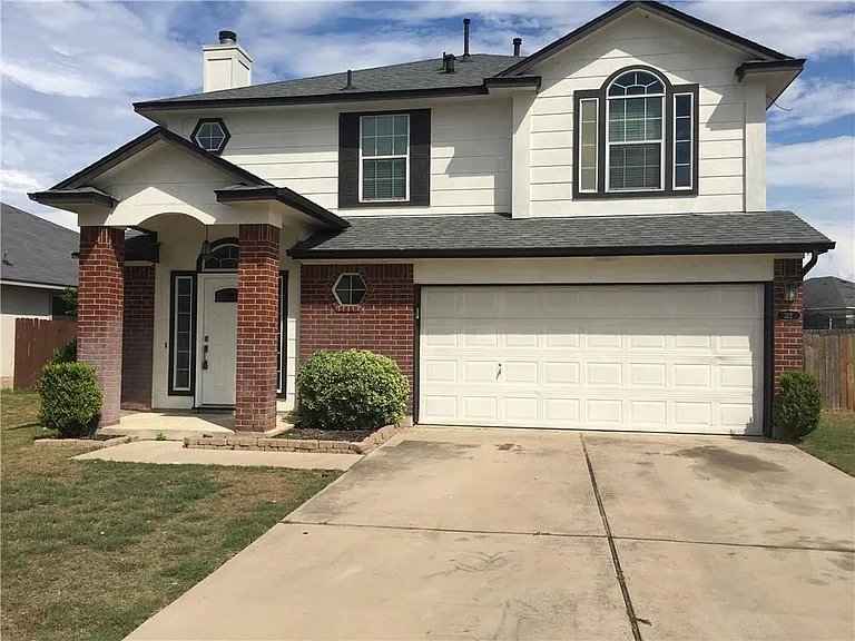 312 Estate Dr — Photo 1