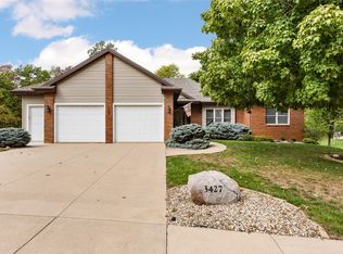 3427 Riverbend Dr NE, Cedar Rapids, IA 52411
