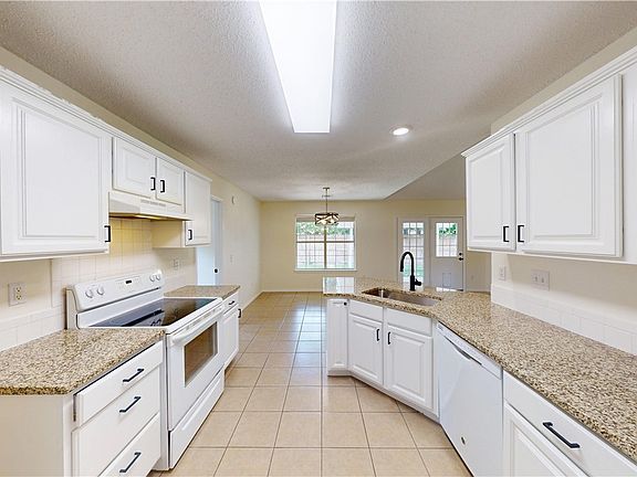 5th image of 1142 S Jasmine Ln
