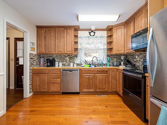 2nd image of 9455 Shenandoah Dr