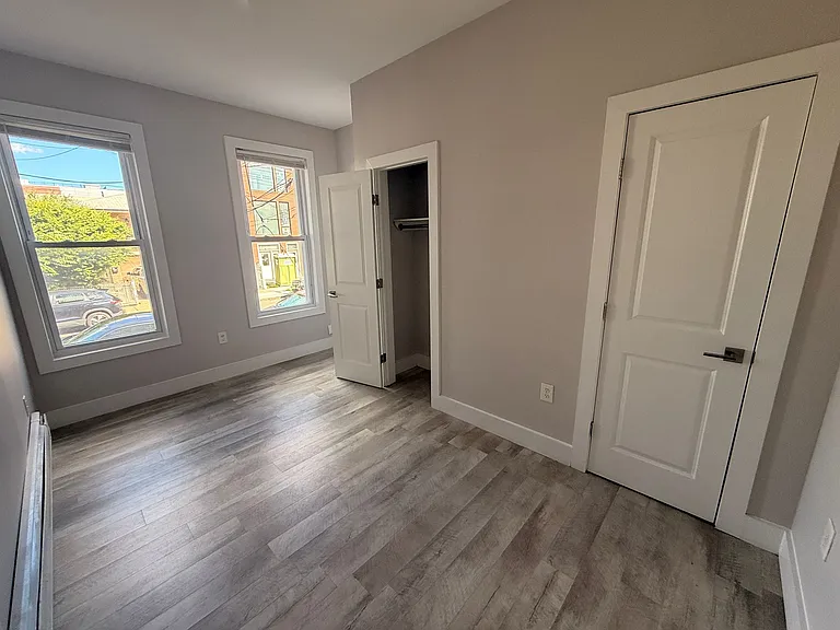 207 Webster Ave #1B — Photo 4