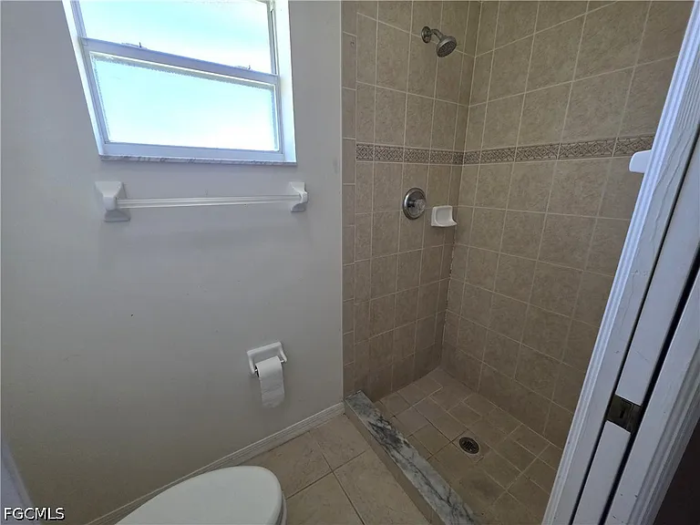 4614 SW 9th Pl — Photo 25
