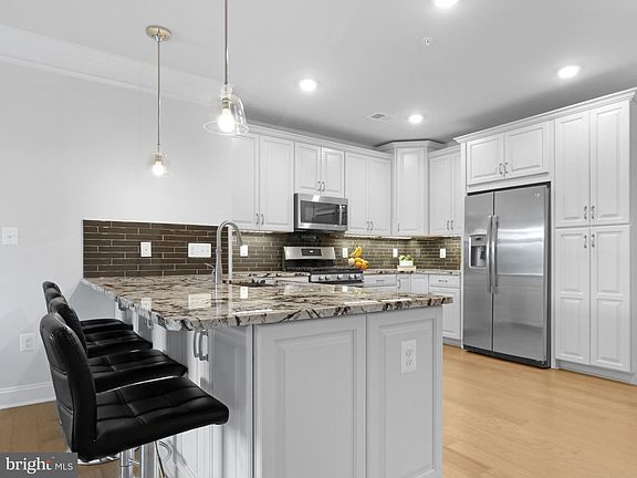 3rd image of 21022 Rocky Knoll Sq APT 305