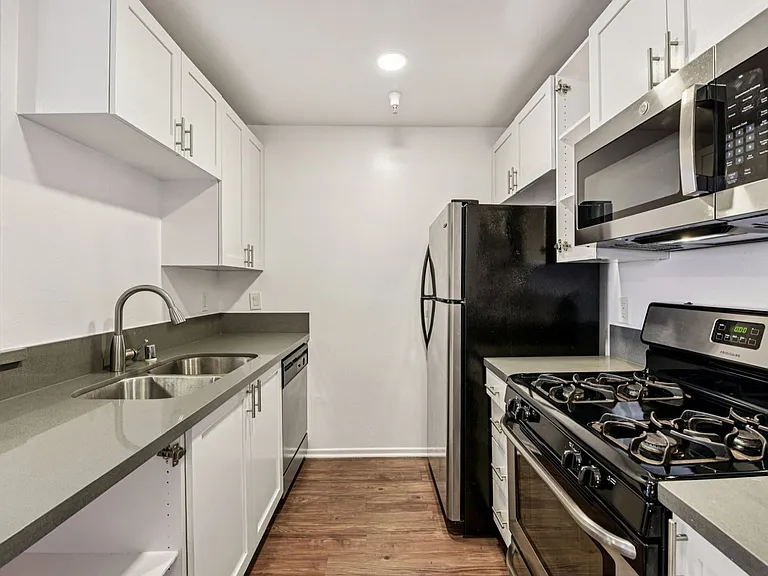 1223 Federal Ave — Photo 109
