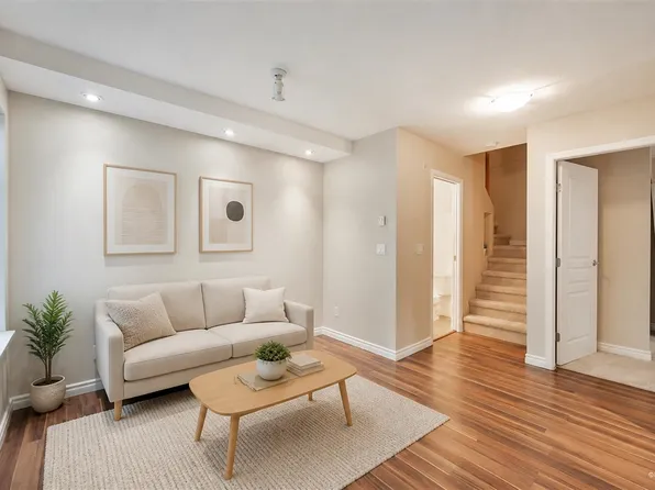 7488 Southwynde Ave #17, Burnaby, BC V3N 5C6