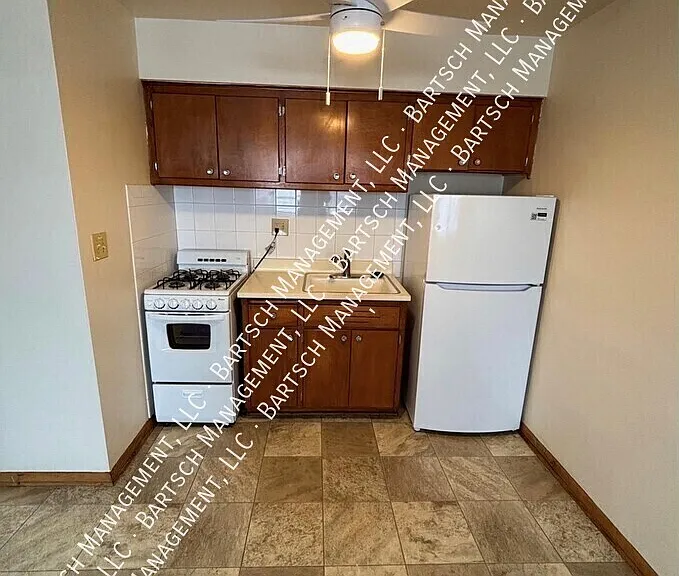 2036 S 92nd St #9 — Photo 5