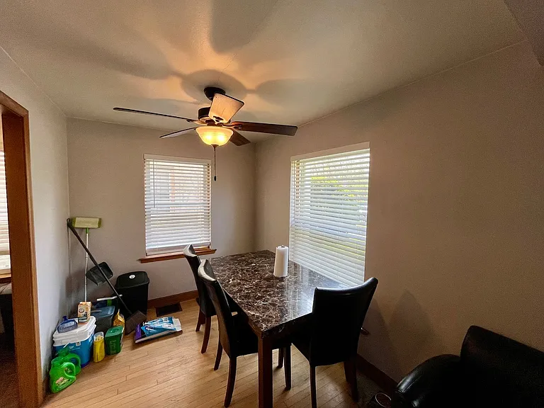 4384 N Wilson Dr — Photo 5