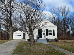 2954 Palmer Ct, Port Huron, MI