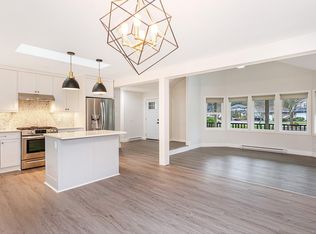 2695 Carstairs Dr, Courtenay, BC V9N 4A3