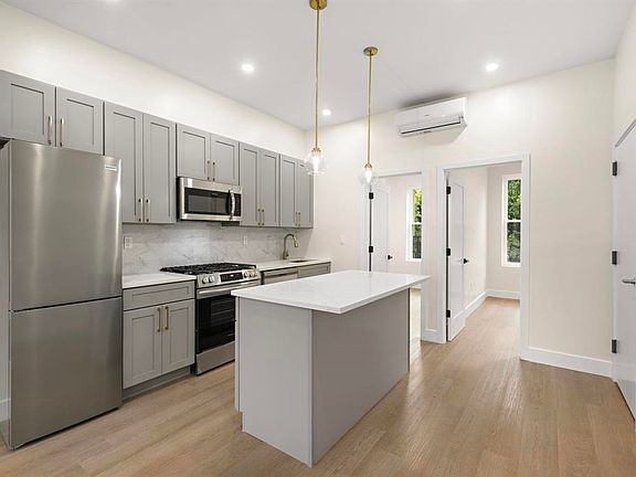 3rd image of 679 Bergen Ave APT 3