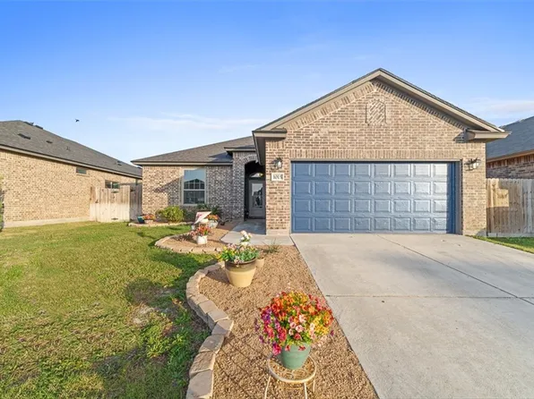 1015 Pasadena St, Portland, TX 78374