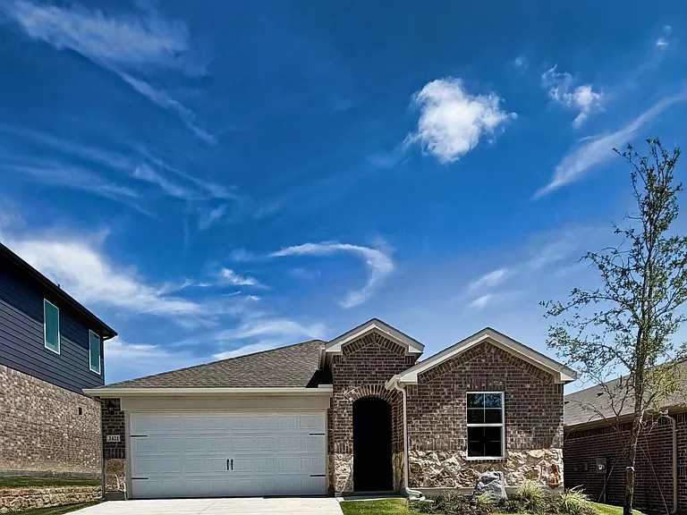 3421 Tomahawk Dr — Photo 1