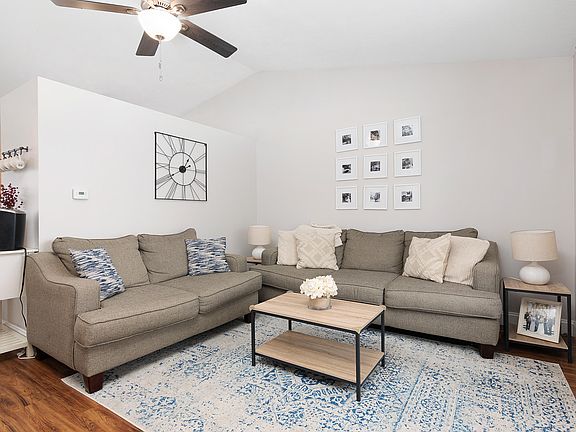 3rd image of 400 Sunbrook Dr SE