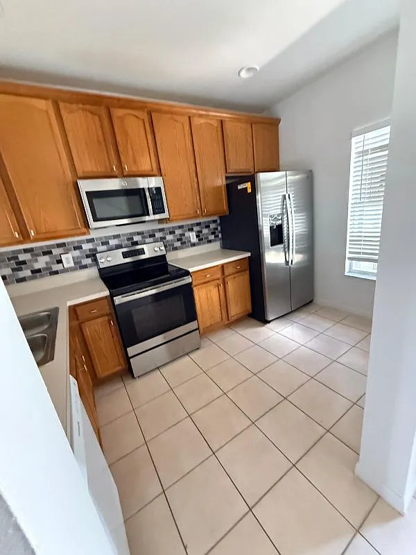 2 bed, 2.5 bath, 987 sqft, $2,100 — Photo 2