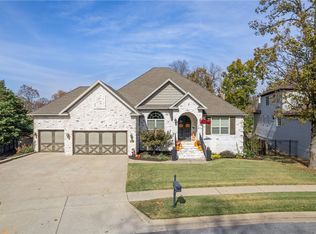 3370 E Chatsworth Rd, Fayetteville, AR 72703