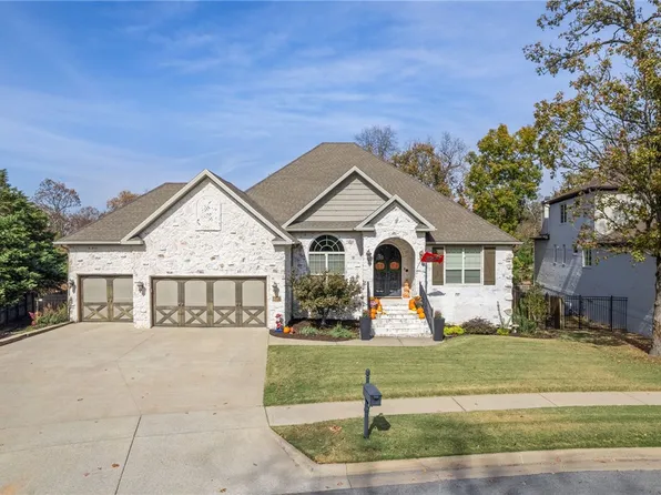 3370 E Chatsworth Rd, Fayetteville, AR 72703