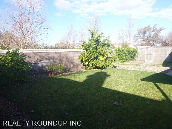 3rd image of 9760 Sand Hollow Way