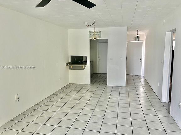 4th image of 245 NE 191st St APT 3017