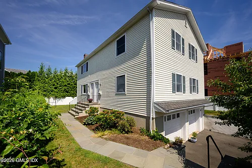 157 E Elm St #B Photo 1