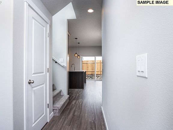 4th image of 6313 NE 49th Ct