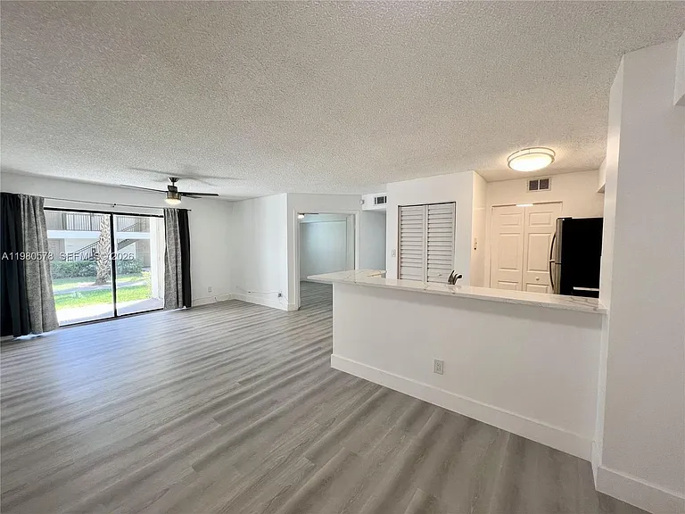 640 S Park Rd #12-4 — Photo 5