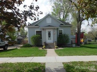 909 E 4th Ave, Mitchell, SD 57301