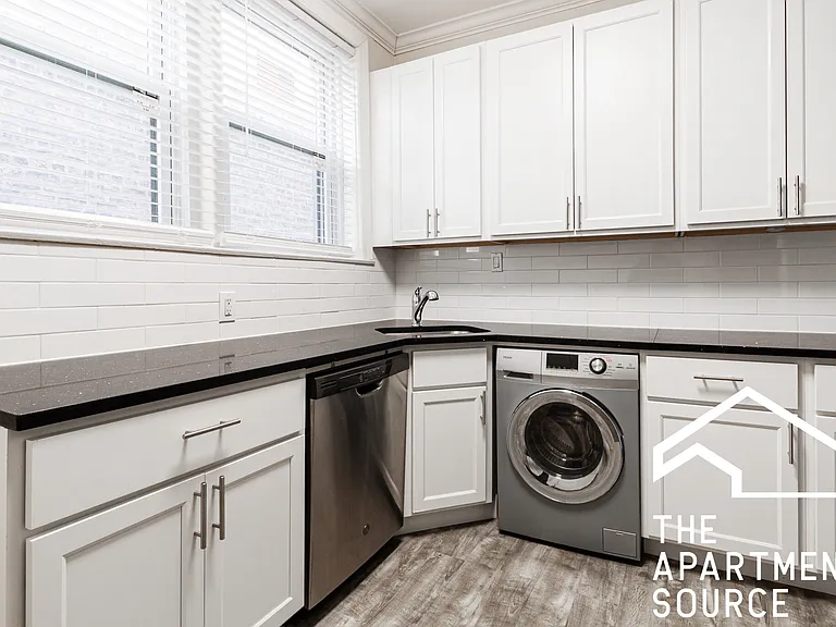 1132 Maple Ave #2 — Photo 2