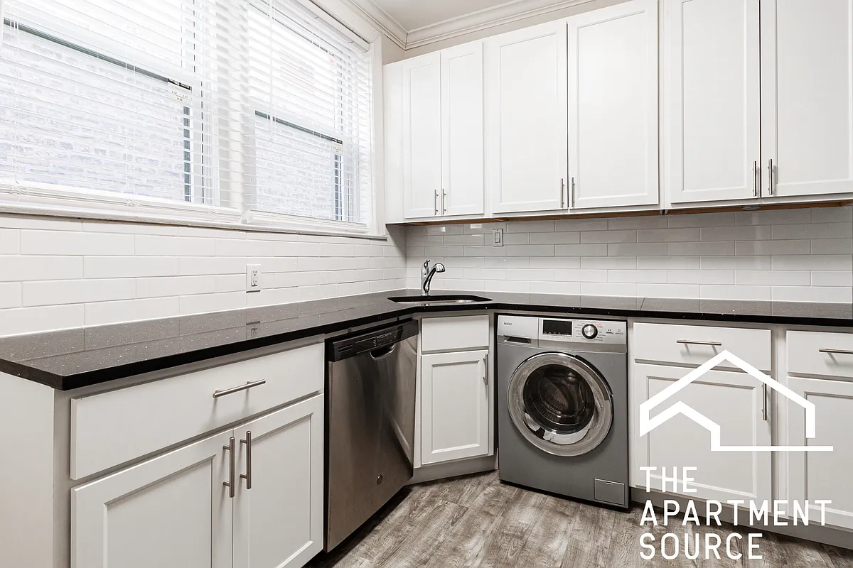 Building Photo - 1132 Maple Ave #2