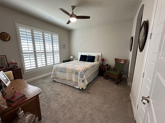 5th image of 2805 Maverick Way