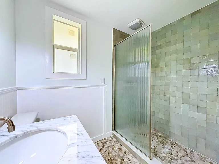 224 N Ocean Breeze — Photo 15