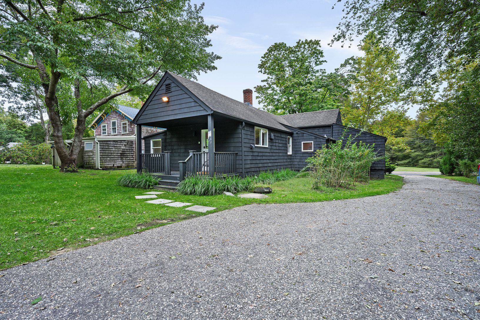 18 Montauk Hwy
