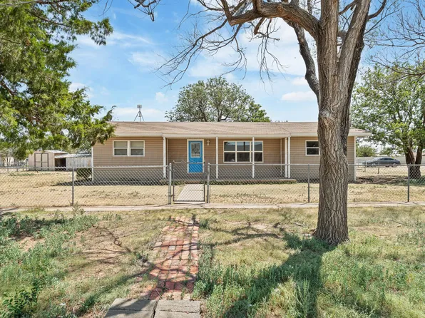 401 E 7th St, Claude, TX 79019