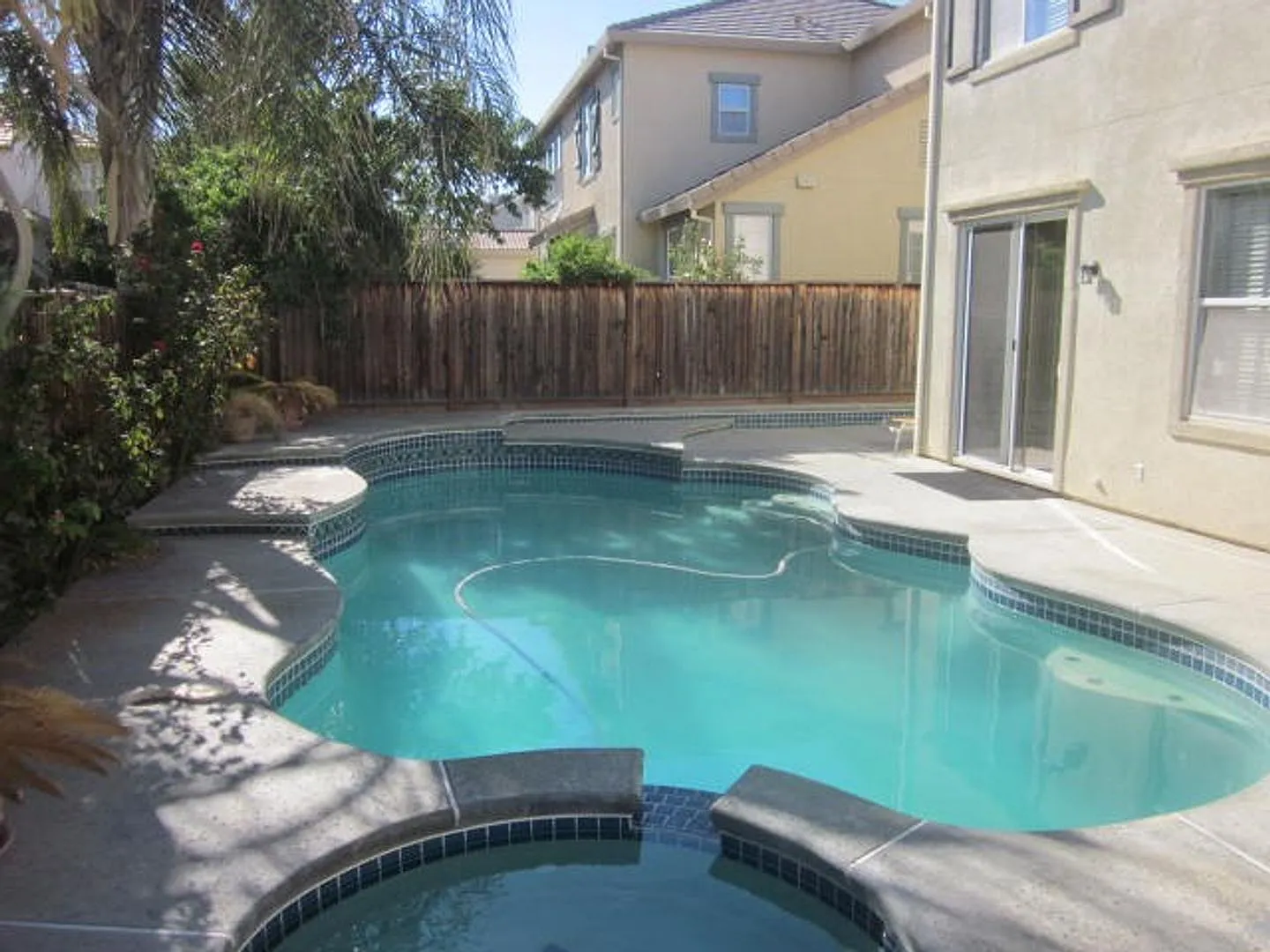 Newly Renovated 5-Bedroom Home with Pool & Hot Tub in Tracy! — Photo 1