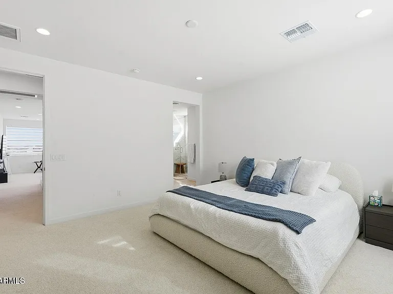 6052 S Veneto — Photo 22