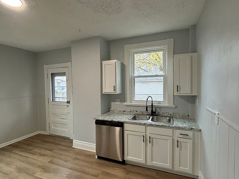 1st image of 4611 McNeil Ave #1
