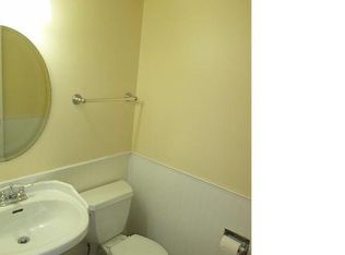 508 Oakton Ridge Ct, Ballwin, MO 63021