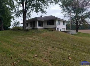 15676 N 1190th St, Marshall, IL 62441