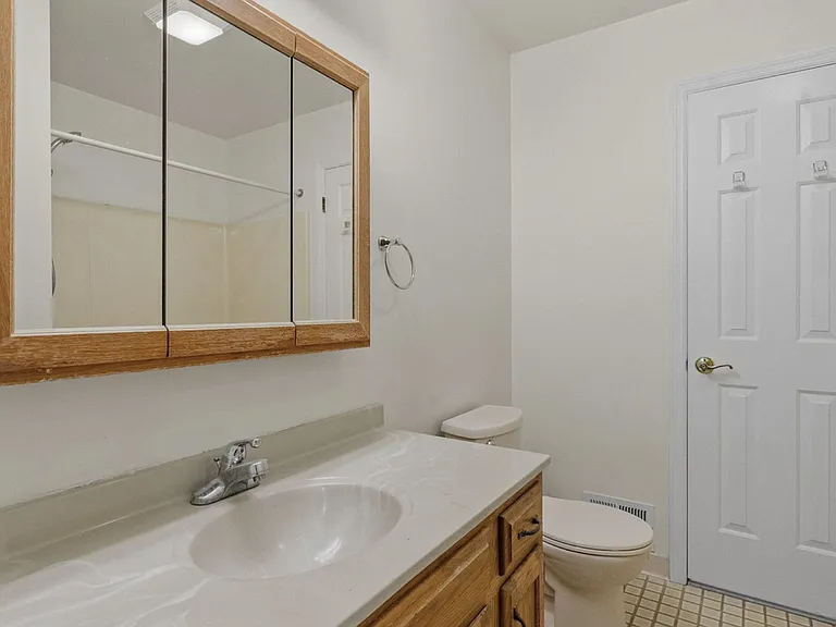 169 Williamsburg Ct — Photo 19