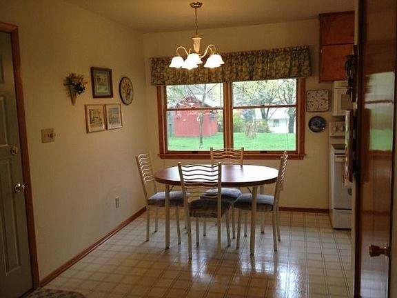 3rd image of 133 Terrace Dr