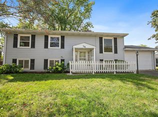 106 E Dresser Rd, Dekalb, IL 60115