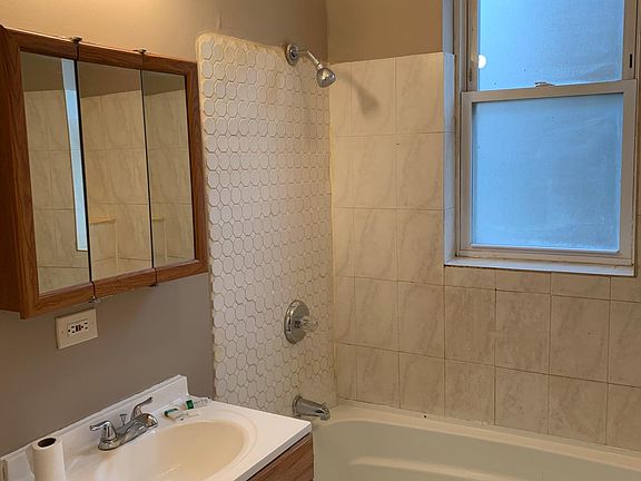 4th image of 7350 S Eberhart Ave #1