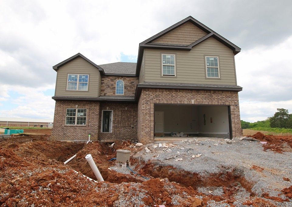 1st image of 124 Charleston Oaks