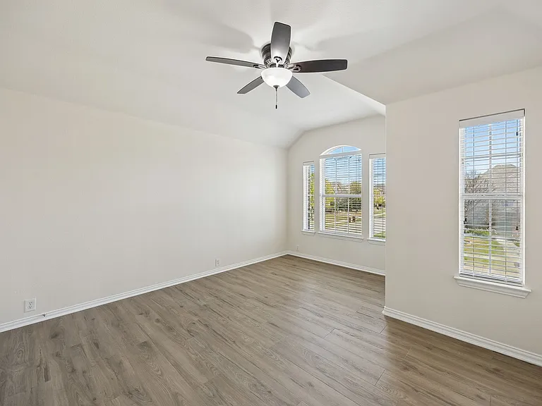 5193 Rolling Hills Dr — Photo 28