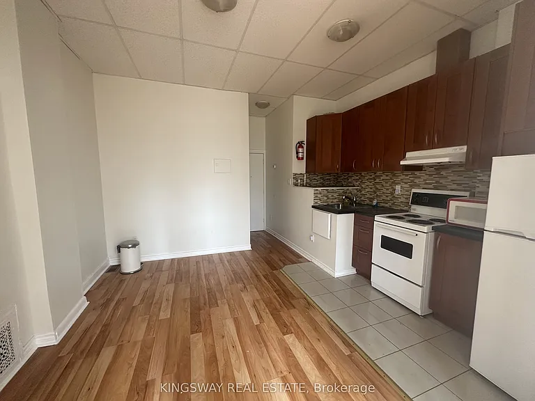 1504 Queen St W #2A — Photo 4