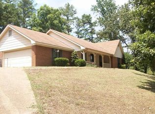 180 Christopher Rd, Columbus, MS 39705