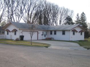 1520 Chestnut St, Grand Forks, ND 58201