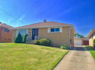 15308 Rowena Ave, Maple Heights, OH 44137