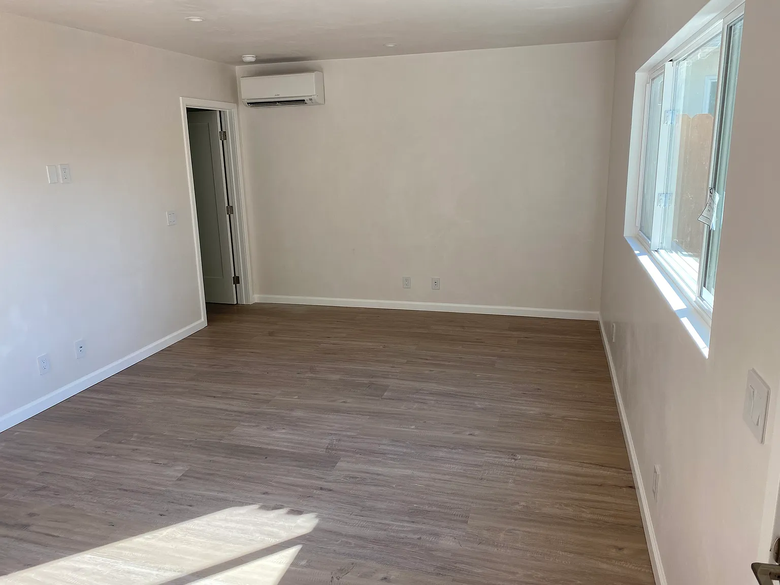 1 bed, 560 sqft, $3,200 — Photo 4