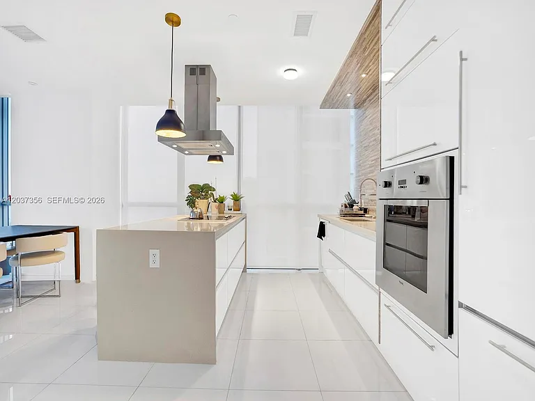 1100 Biscayne Blvd #4001 — Photo 20